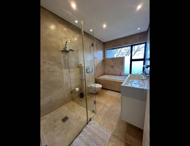 3 BEDROOM TOWNHOUSE TO LET IN ZIMBALI ESTATE